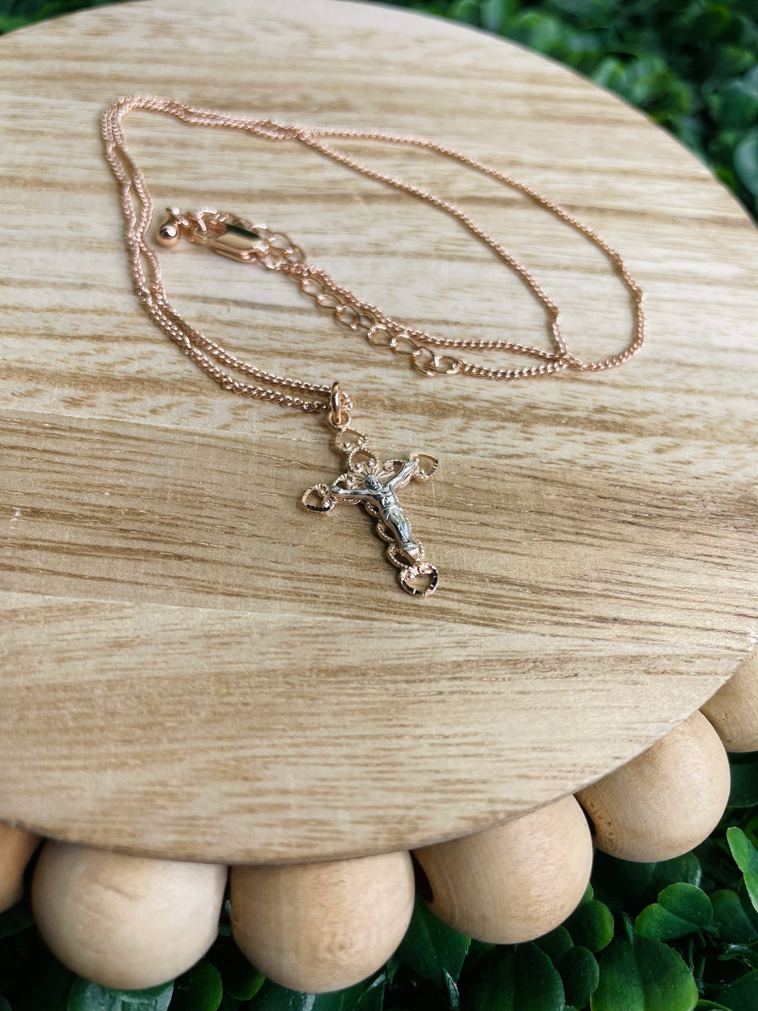 JR9203- McVan Crucifix Necklace