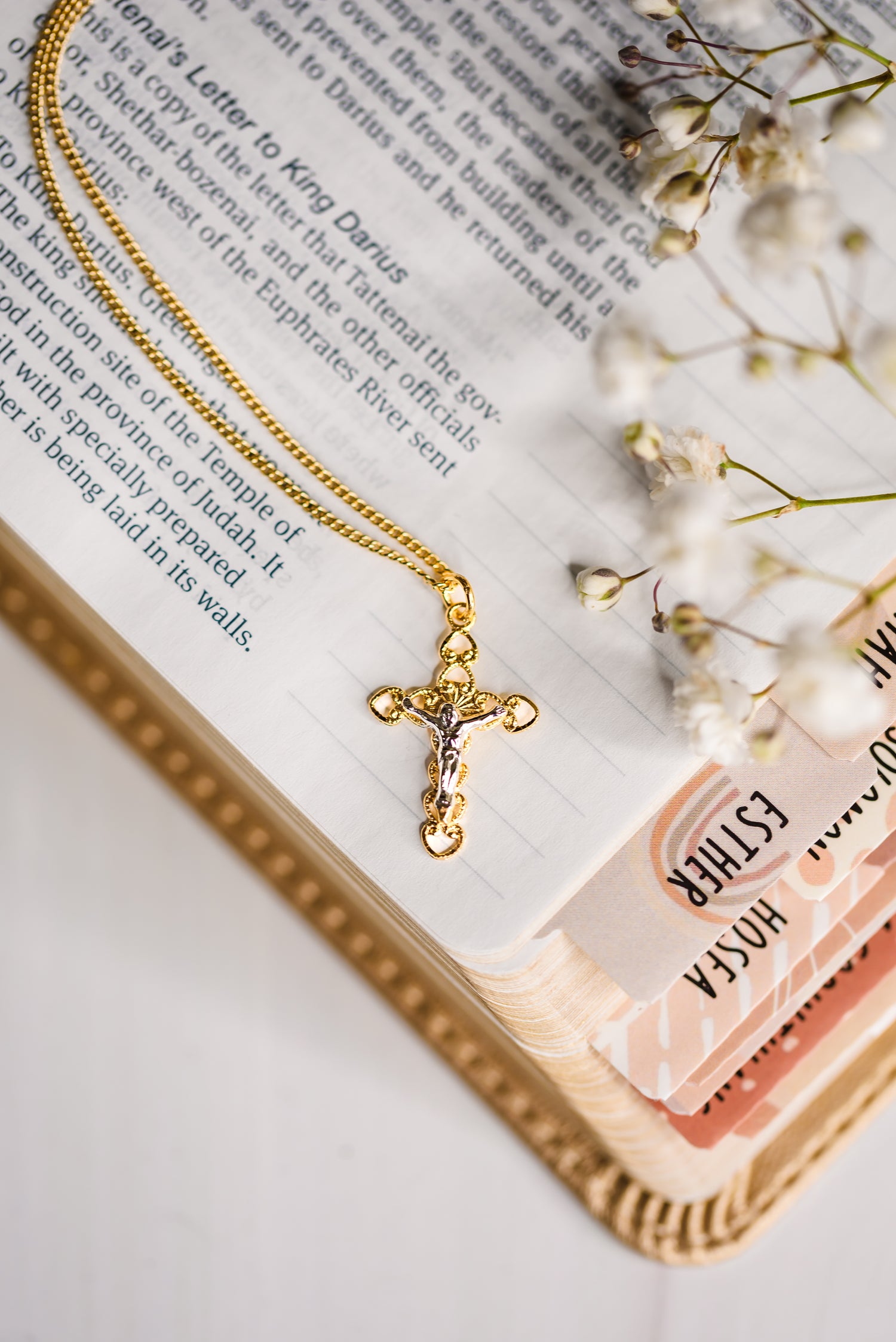 J6086- McVan Crucifix Necklace