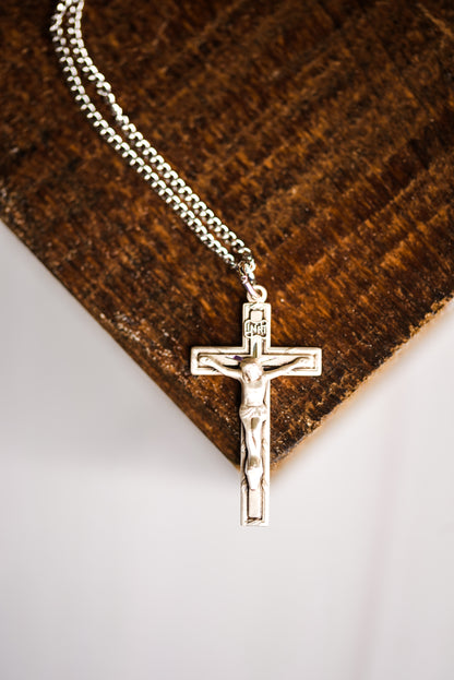 L9039- McVan Crucifix Necklace