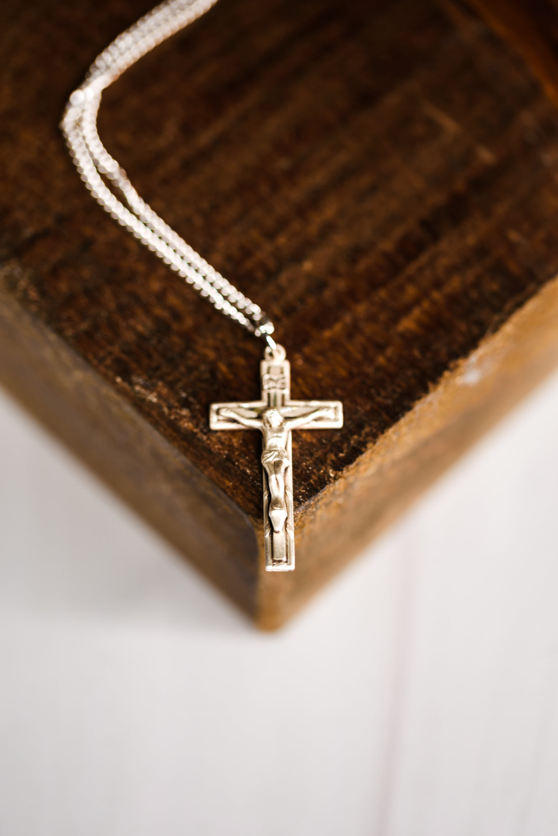 L9028- McVan Crucifix Necklace